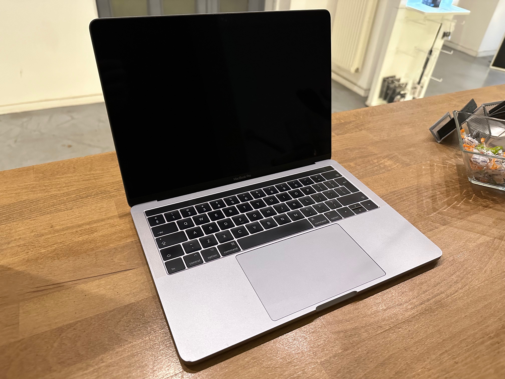 2016 MacBook Pro Retina 13 inch