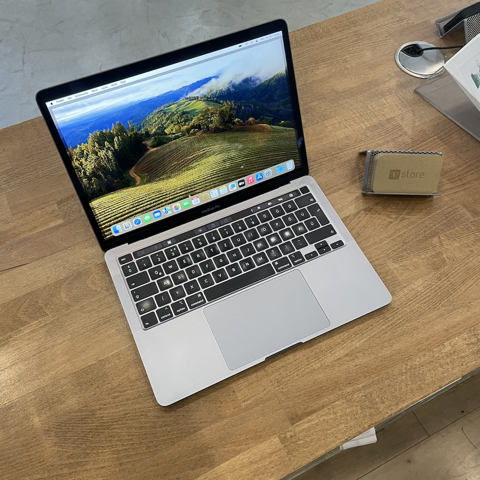 2020 MacBook Pro 13 inch 16GB 256GB