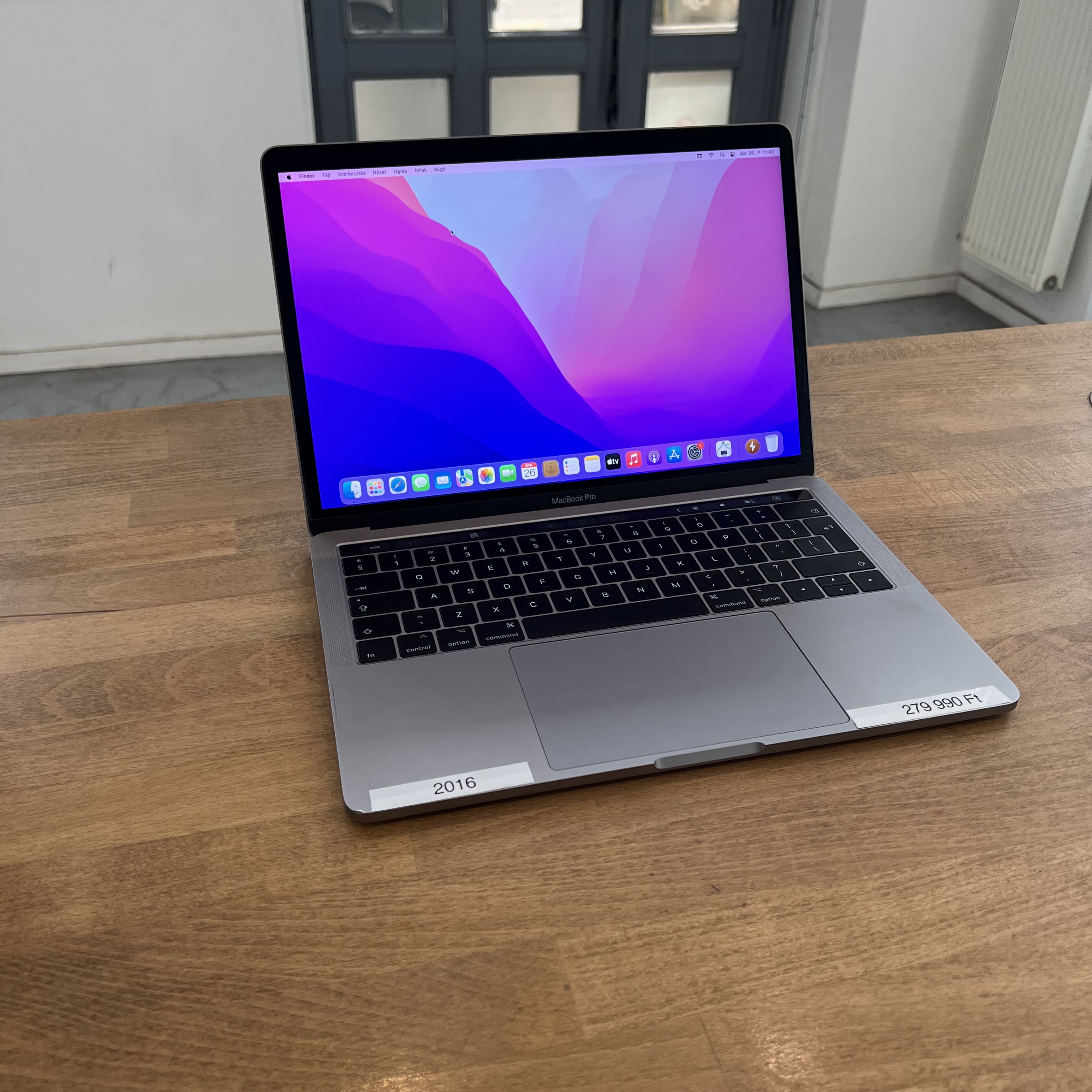 2016 MacBook Pro 13 / 16 GB / 1 TB